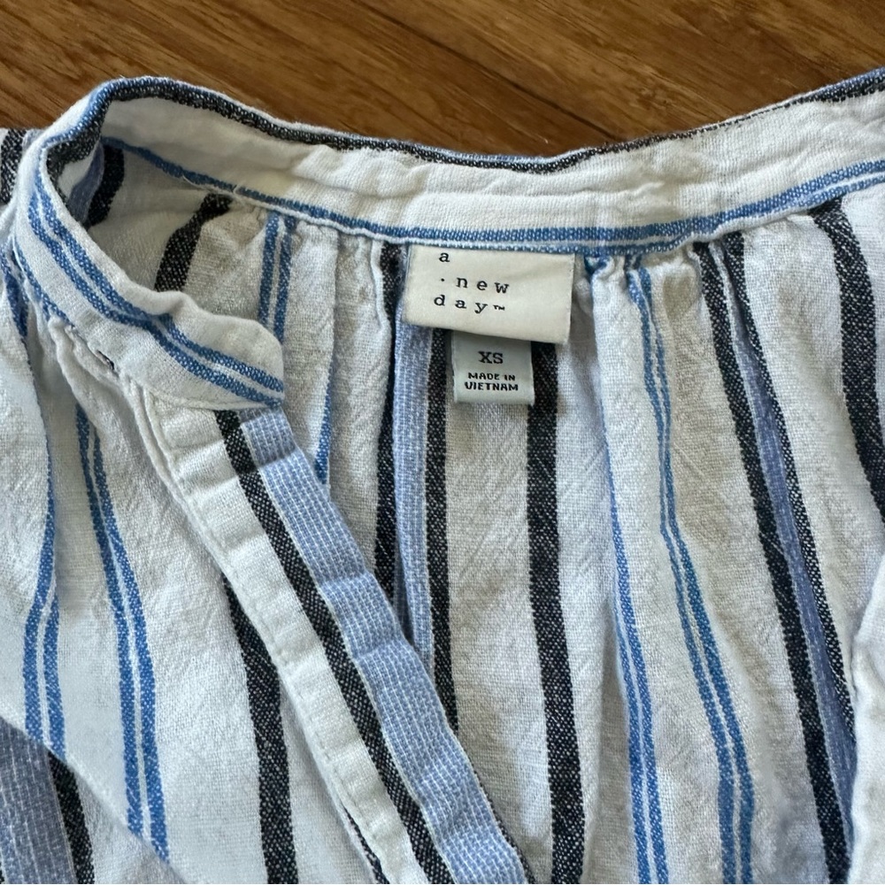 Striped Linen Top - Picture 3 of 3